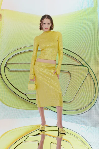 Look 10